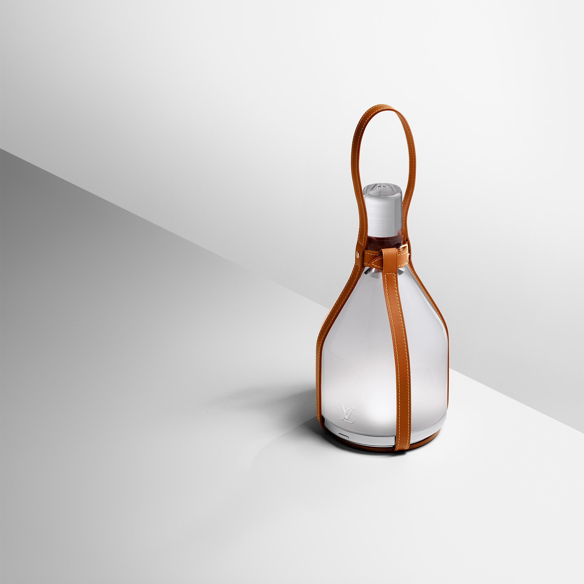 Lámpara Bell de Edward Barber y Jay Osgerby Piel y otros materiales Novedades Holiday Selección para ella | LOUIS VUITTON (Zoom de producto)