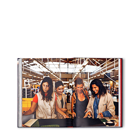 Libro Louis Vuitton Manufactures Baúles, Viaje y Hogar Libros Libros de tapa dura | LOUIS VUITTON (Zoom de producto)