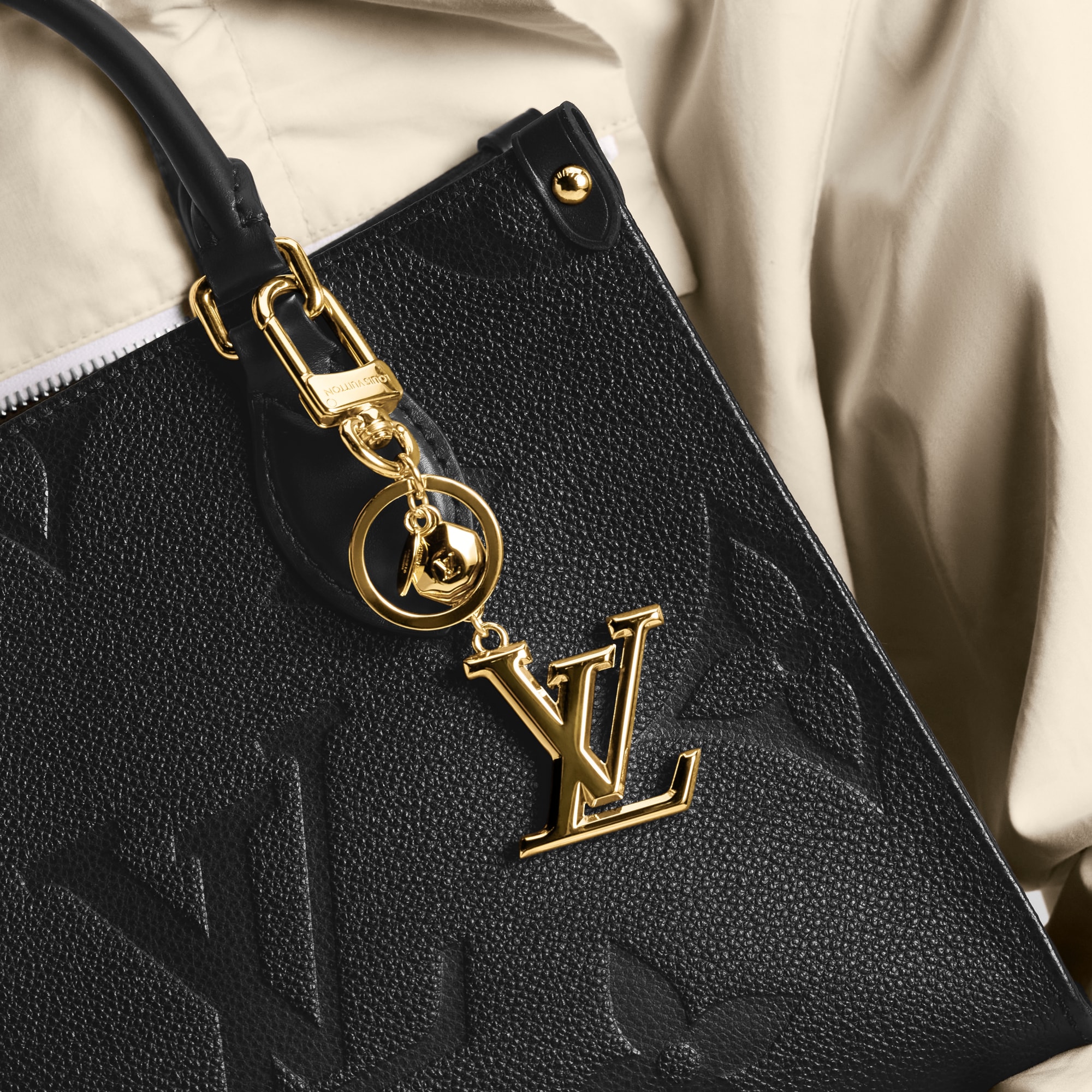 Llavero LV Facettes S00 Mujer Accesorios Llaveros y charms | LOUIS VUITTON (Zoom de producto)