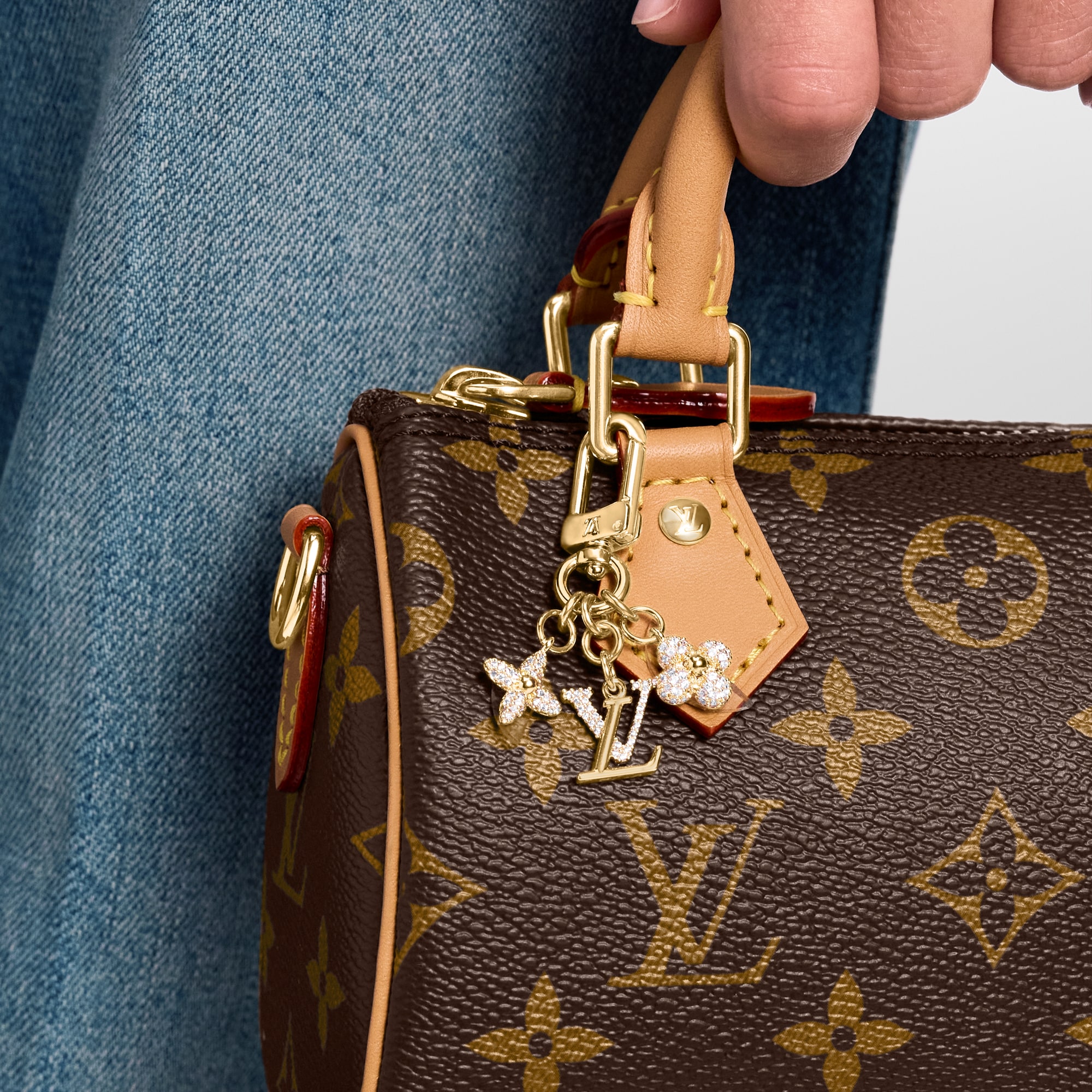 Llavero Micro Charms LV Iconic S00 Mujer Accesorios Llaveros y charms | LOUIS VUITTON (Zoom de producto)