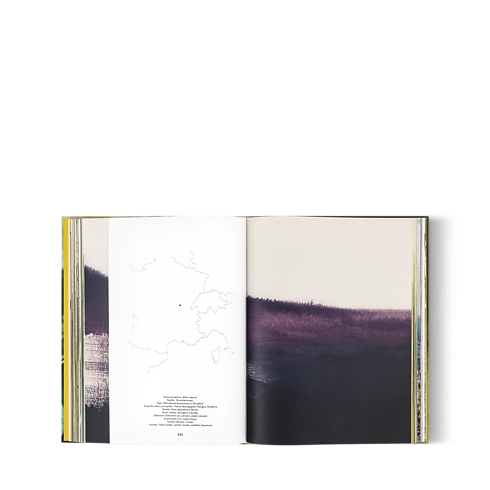 Louis Vuitton: A Perfume Atlas, versión francesa Baúles, Viaje y Hogar Libros Libros de tapa dura | LOUIS VUITTON (Zoom de producto)