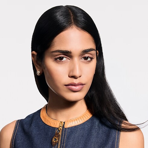 LV Baume - Recarga de bálsamo labial Perfumes y Beauty Labios } | LOUIS VUITTON (Zoom de producto)