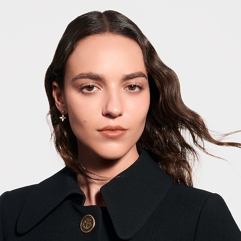 LV Baume - Recarga de bálsamo labial Perfumes y Beauty Labios } | LOUIS VUITTON (Zoom de producto)