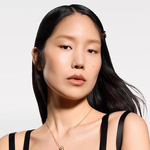 LV Baume - Recarga de bálsamo labial Perfumes y Beauty Labios } | LOUIS VUITTON (Zoom de producto)