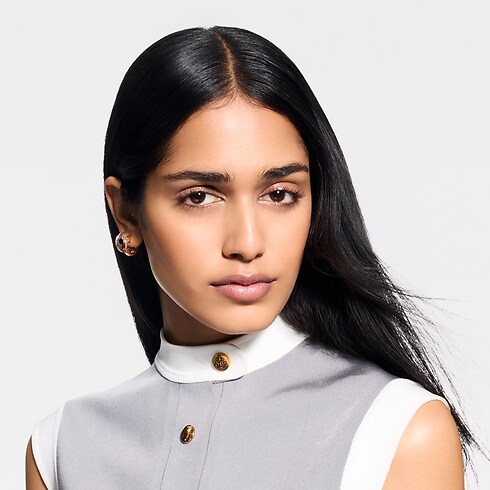 LV Baume - Recarga de bálsamo labial Perfumes y Beauty Labios } | LOUIS VUITTON (Zoom de producto)