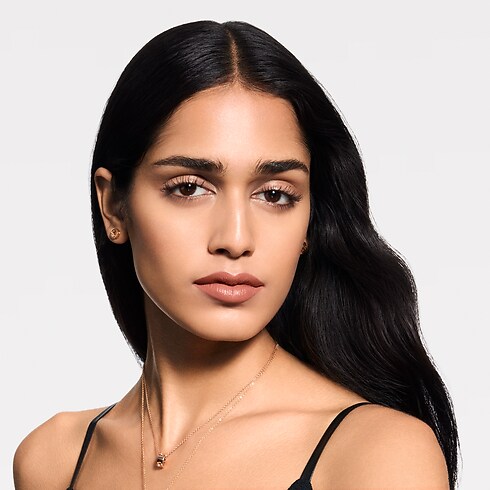 LV Rouge - Barra de labios satinada Perfumes y Beauty Labios } | LOUIS VUITTON (Zoom de producto)