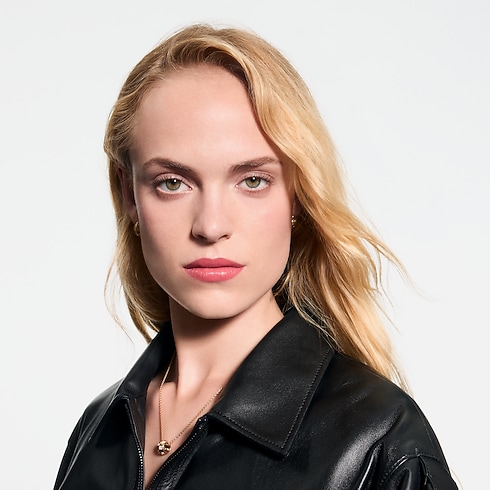 LV Rouge - Barra de labios satinada Perfumes y Beauty Labios } | LOUIS VUITTON (Zoom de producto)