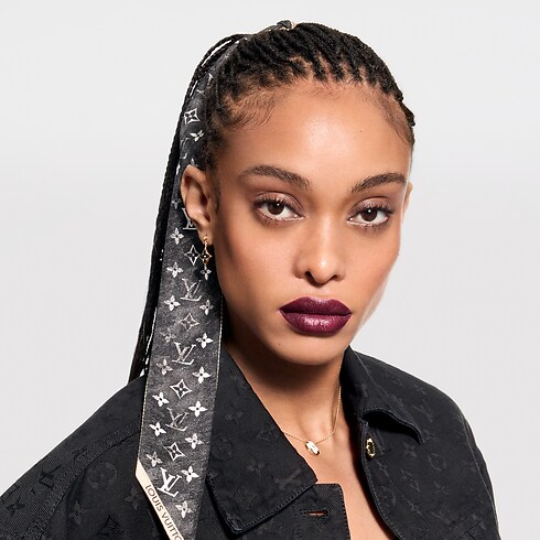 LV Rouge - Barra de labios satinada Perfumes y Beauty Labios } | LOUIS VUITTON (Zoom de producto)