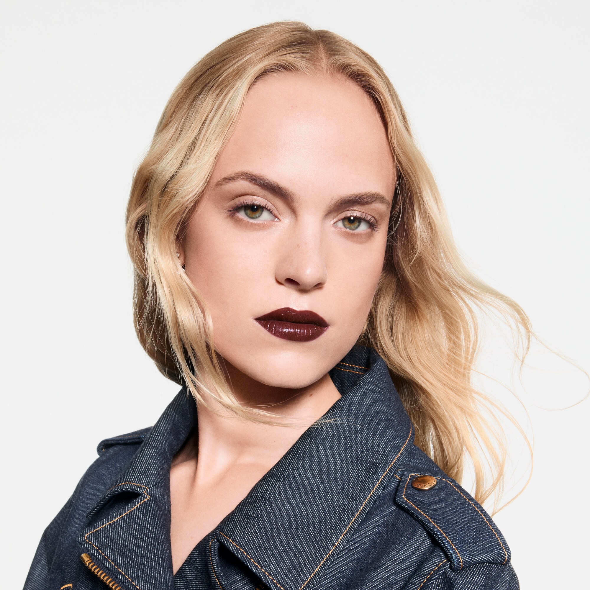 LV Rouge - Barra de labios satinada   Perfumes y Beauty Labios } | LOUIS VUITTON (Zoom de producto)