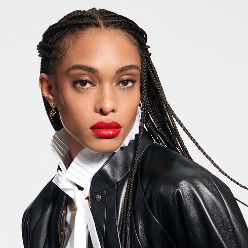 LV Rouge - Recarga de barra de labios satinada Perfumes y Beauty Labios } | LOUIS VUITTON (Zoom de producto)