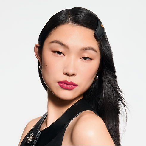 LV Rouge - Recarga de barra de labios satinada Perfumes y Beauty Labios } | LOUIS VUITTON (Zoom de producto)