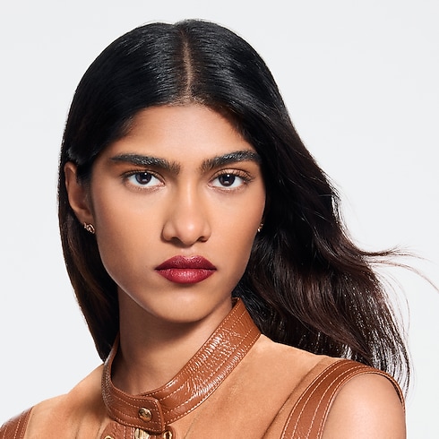 LV Rouge - Recarga de barra de labios satinada Perfumes y Beauty Labios } | LOUIS VUITTON (Zoom de producto)