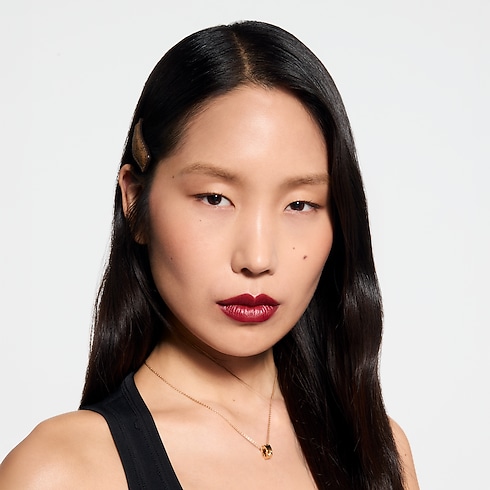 LV Rouge - Recarga de barra de labios satinada Perfumes y Beauty Labios } | LOUIS VUITTON (Zoom de producto)