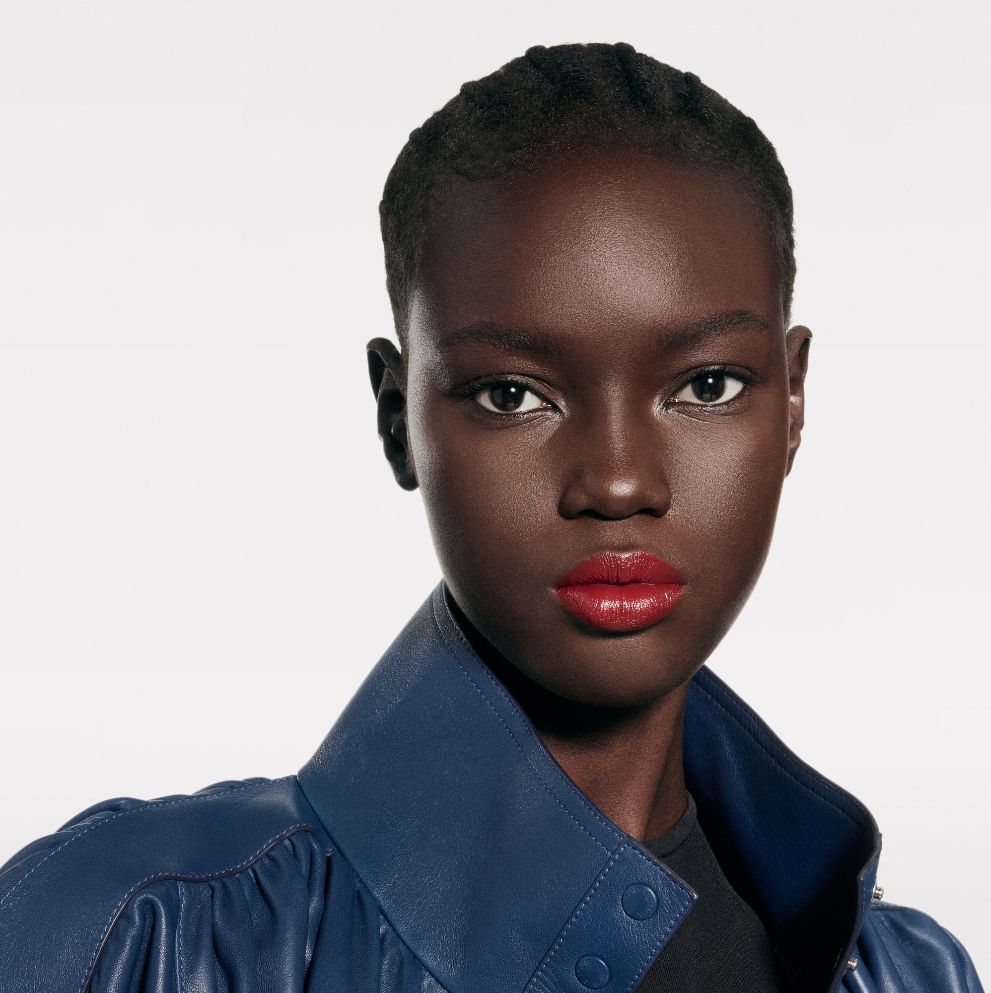 LV Rouge - Recarga de barra de labios satinada   Perfumes y Beauty Labios } | LOUIS VUITTON (Zoom de producto)