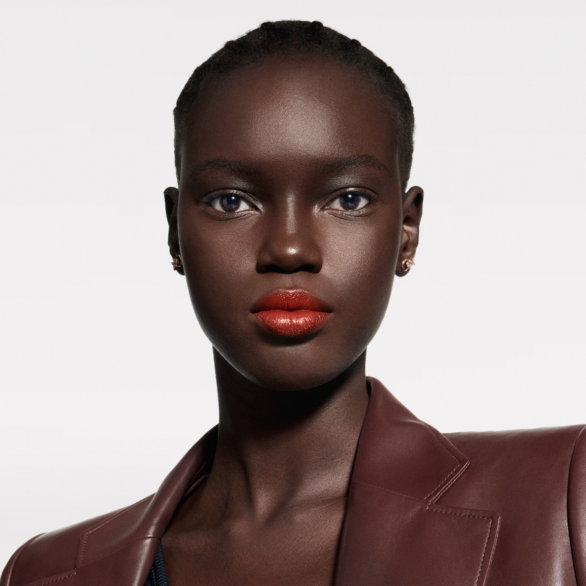 LV Rouge - Recarga de barra de labios satinada   Perfumes y Beauty Labios } | LOUIS VUITTON (Zoom de producto)
