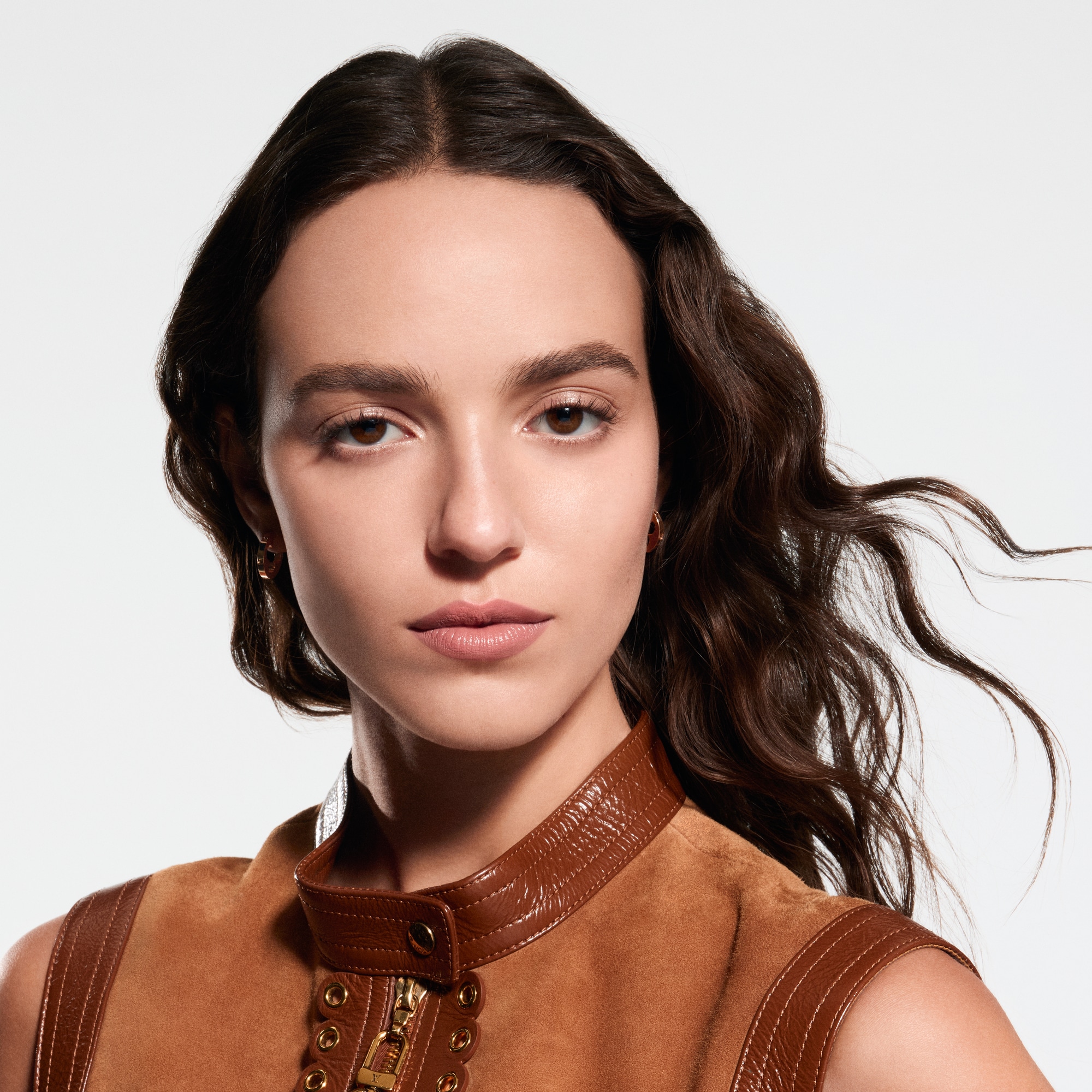 LV Rouge - Recarga de barra de labios satinada   Perfumes y Beauty Labios } | LOUIS VUITTON (Zoom de producto)