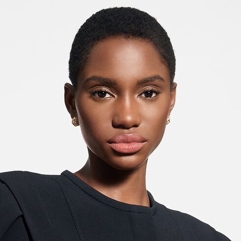 LV Rouge - Recarga de barra de labios satinada Perfumes y Beauty Labios } | LOUIS VUITTON (Zoom de producto)