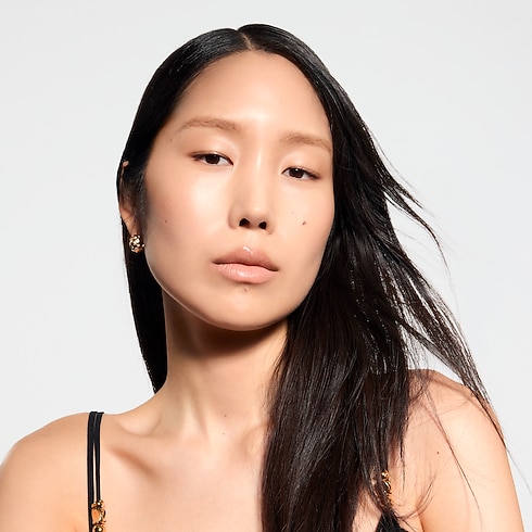 LV Rouge - Recarga de barra de labios satinada Perfumes y Beauty Labios } | LOUIS VUITTON (Zoom de producto)