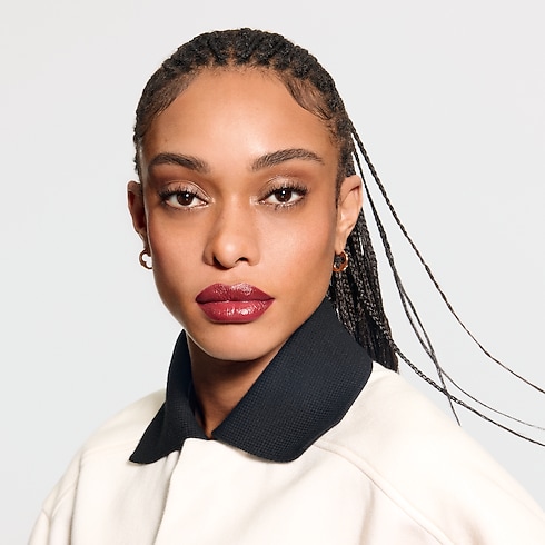 LV Rouge - Recarga de barra de labios satinada Perfumes y Beauty Labios } | LOUIS VUITTON (Zoom de producto)