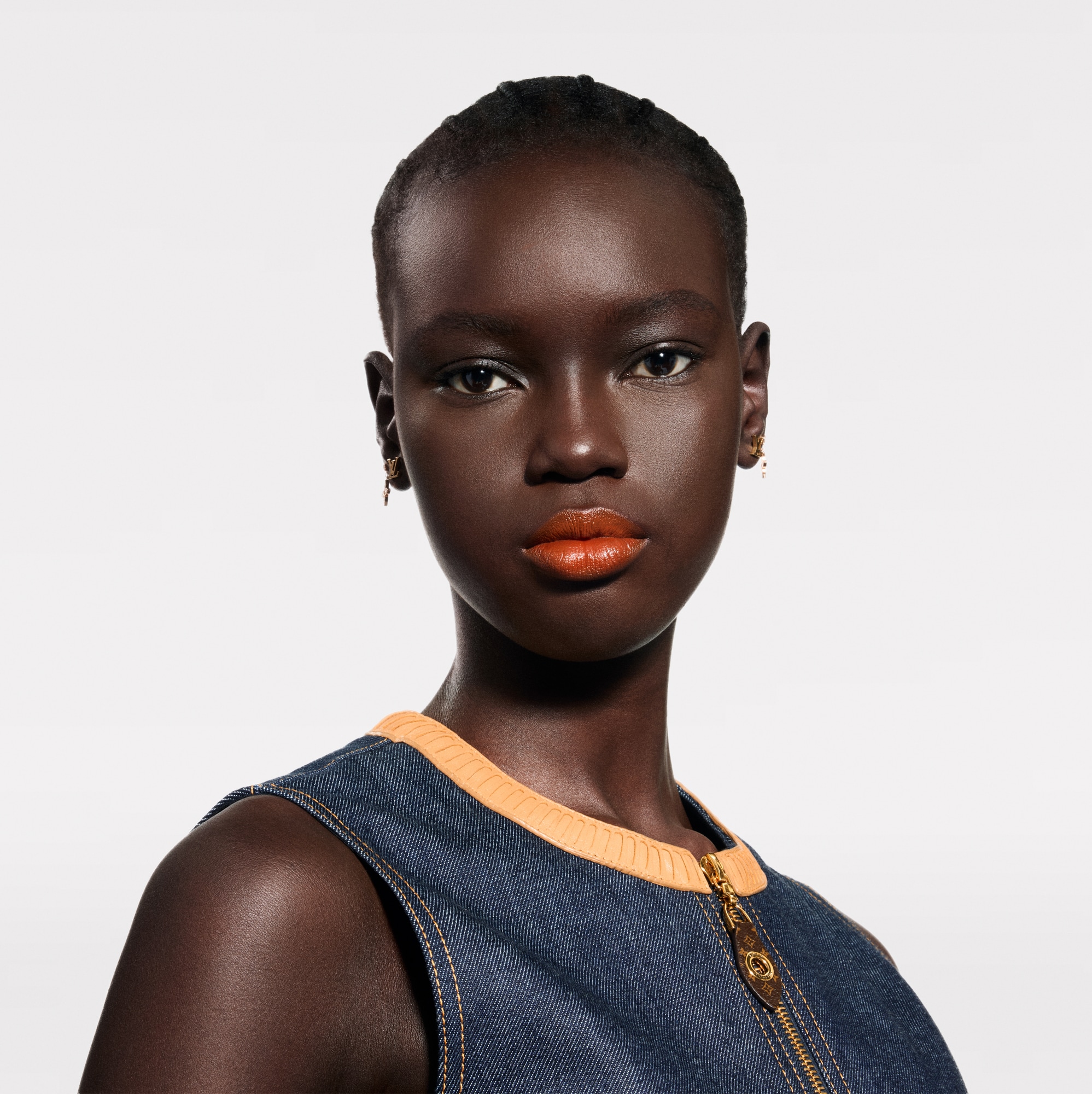 LV Rouge - Recarga de barra de labios satinada   Perfumes y Beauty Labios } | LOUIS VUITTON (Zoom de producto)