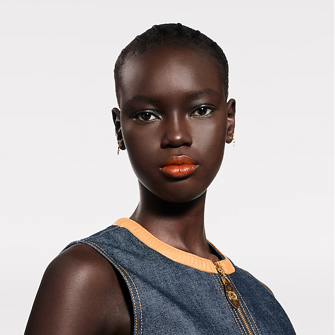 LV Rouge - Recarga de barra de labios satinada Perfumes y Beauty Labios } | LOUIS VUITTON (Zoom de producto)