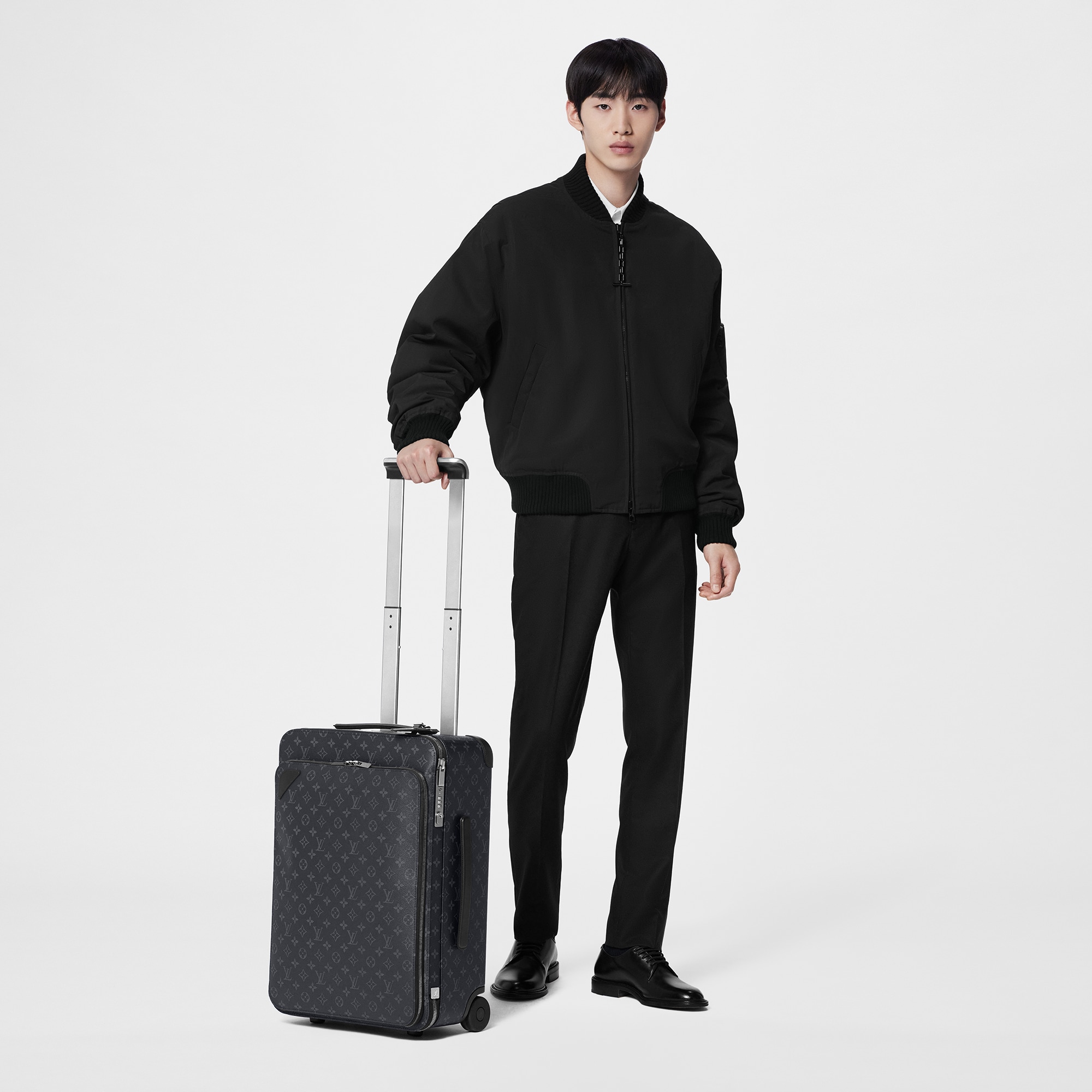 Maleta Pégase Lona Monogram Eclipse Hombre Viaje Todo el equipaje y accesorios | LOUIS VUITTON (Zoom de producto)