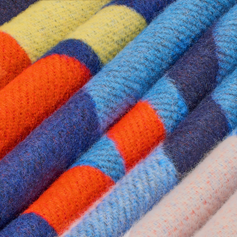 Manta Animali Fantastici Flowers Baúles, Viaje y Hogar Hogar y Decoración de mesa Accesorios para el hogar | LOUIS VUITTON (Zoom de producto)