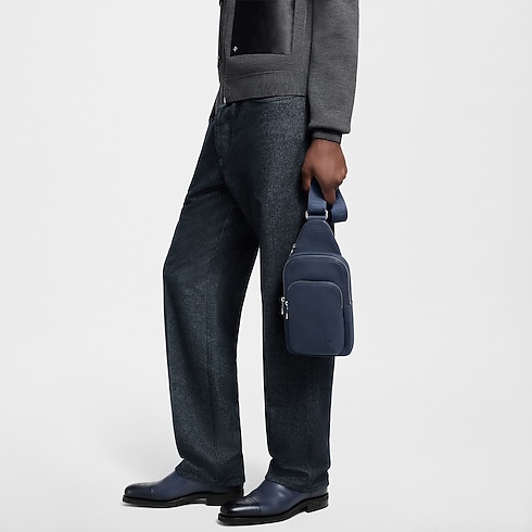 Mochila bandolera Avenue PM LV Aerogram Bolsos y pequeña marroquinería Bolso de hombre Novedades | LOUIS VUITTON (Zoom de producto)