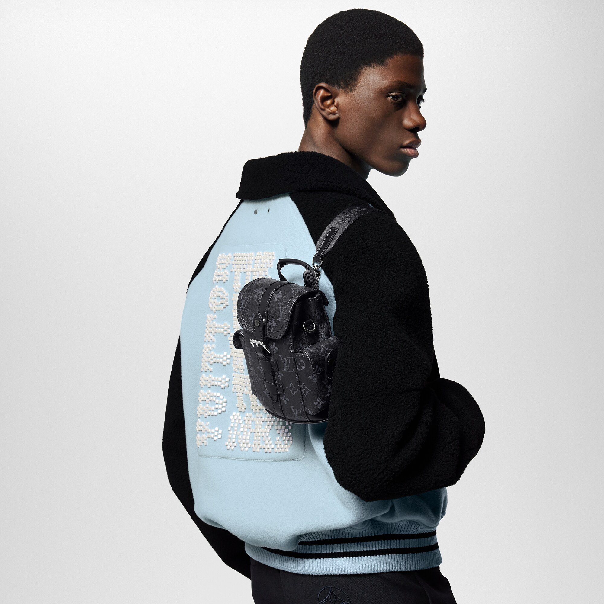 Mochila Nano Christopher Monogram Eclipse Hombre Bolsos All Collections | LOUIS VUITTON (Zoom de producto)