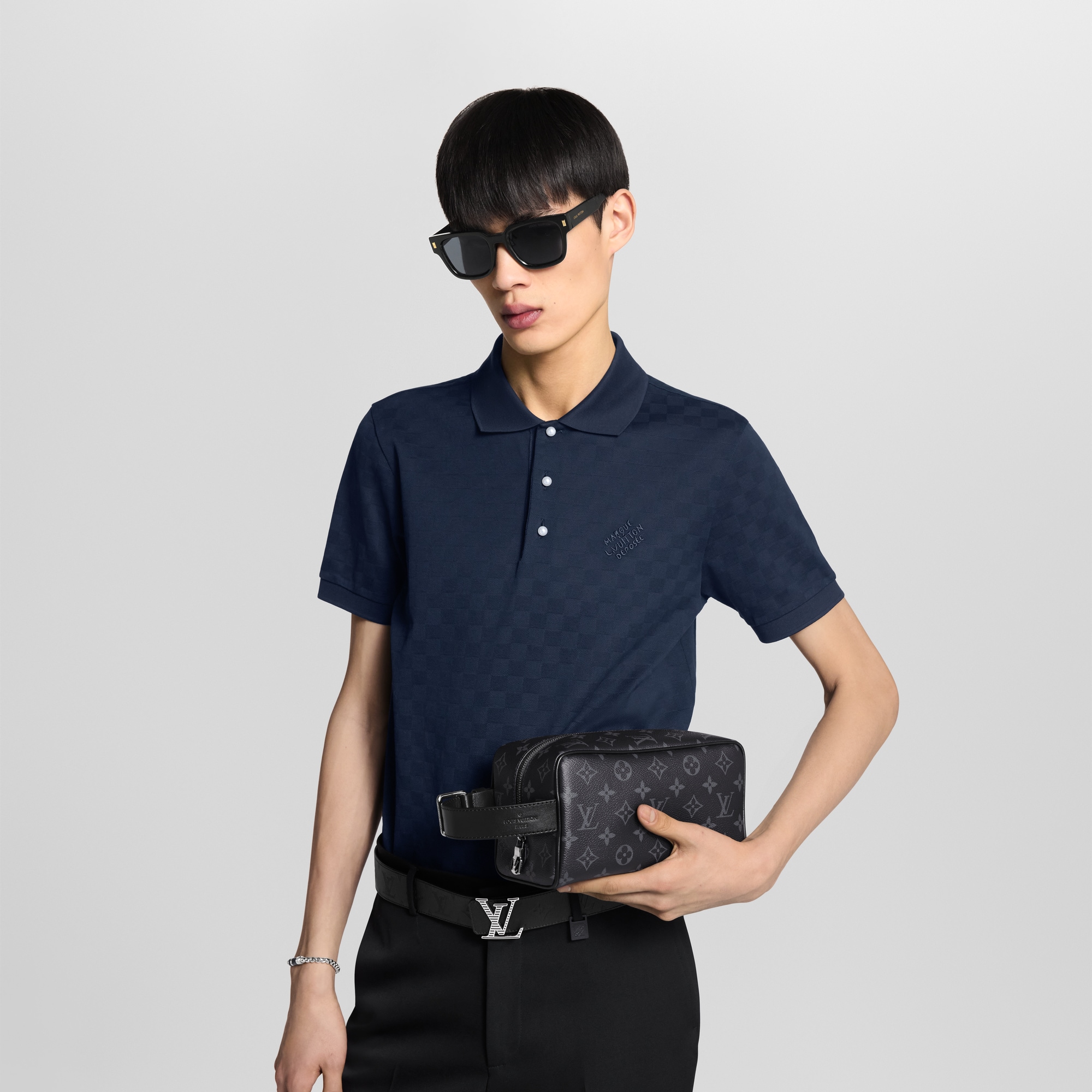 Neceser Locker Dopp Kit Lona Monogram Eclipse Hombre Viaje Accesorios de viaje | LOUIS VUITTON (Zoom de producto)