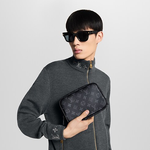 Neceser PM Lona Monogram Eclipse Hombre Viaje Accesorios de viaje | LOUIS VUITTON (Zoom de producto)