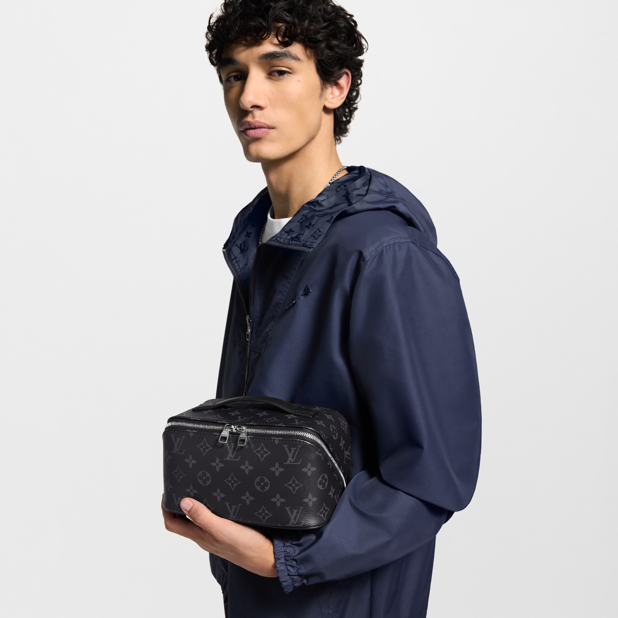 Neceser Toiletry Bag Lona Monogram Eclipse Hombre Viaje Accesorios de viaje | LOUIS VUITTON (Zoom de producto)
