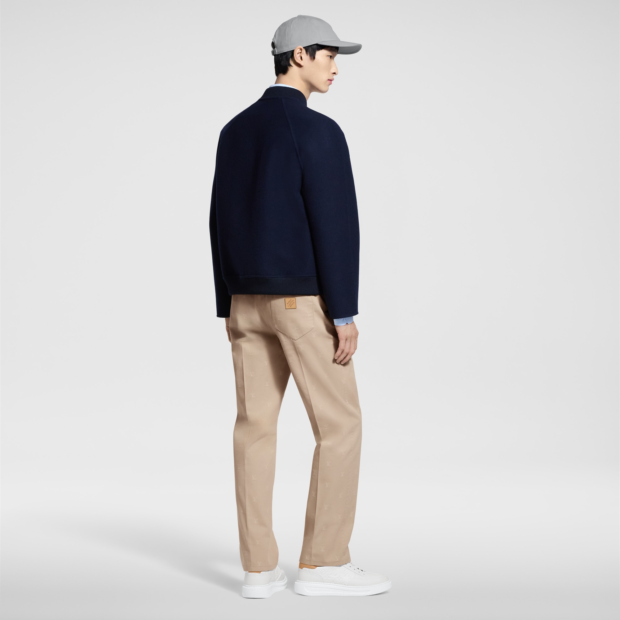 Pantalón chino LV Blason de algodón  Hombre Prêt-à-Porter Pantalones | LOUIS VUITTON (Zoom de producto)
