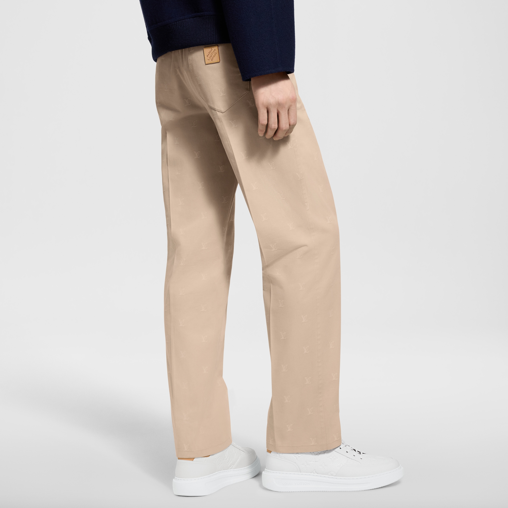 Pantalón chino LV Blason de algodón  Hombre Prêt-à-Porter Pantalones | LOUIS VUITTON (Zoom de producto)