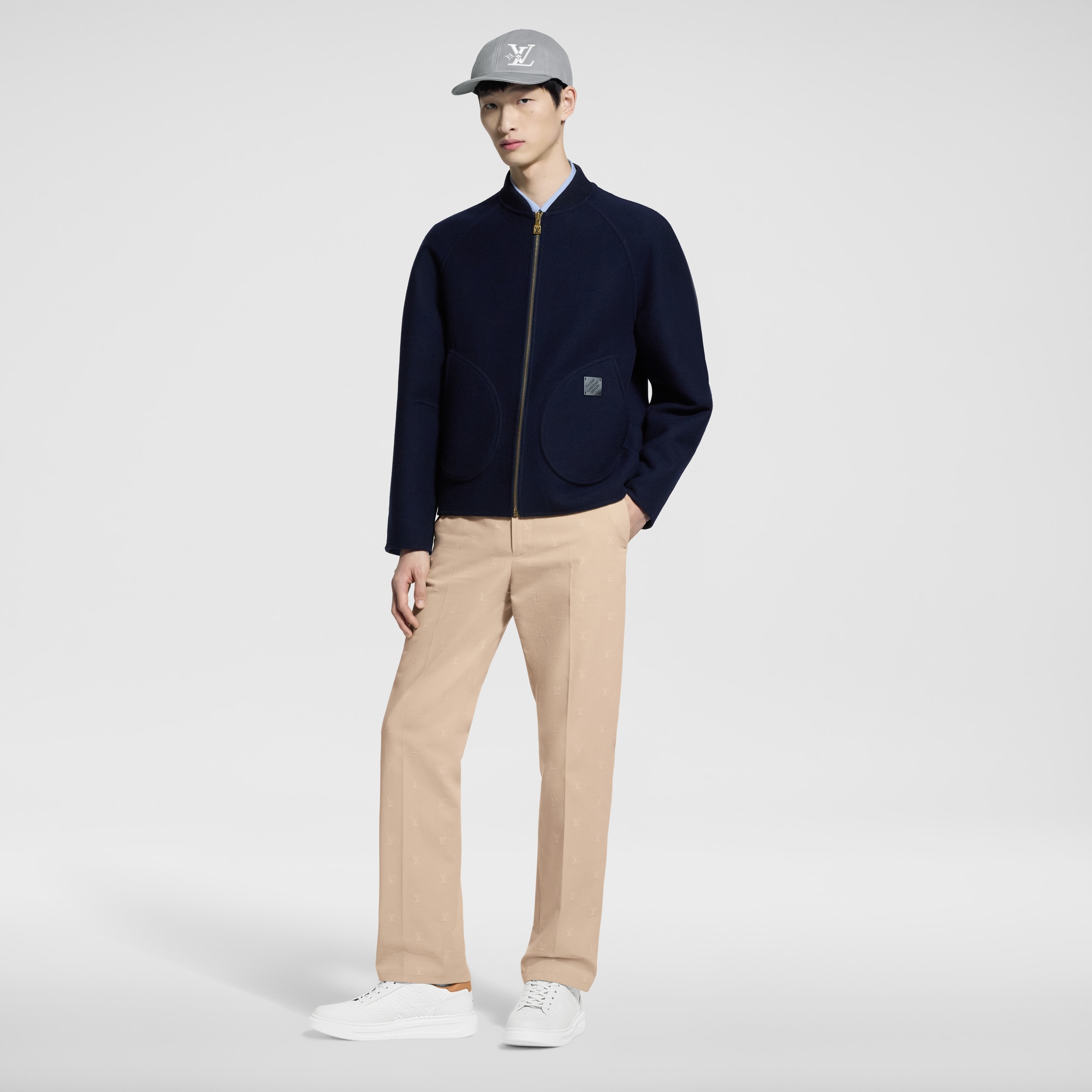 Pantalón chino LV Blason de algodón  Hombre Prêt-à-Porter Pantalones | LOUIS VUITTON (Zoom de producto)
