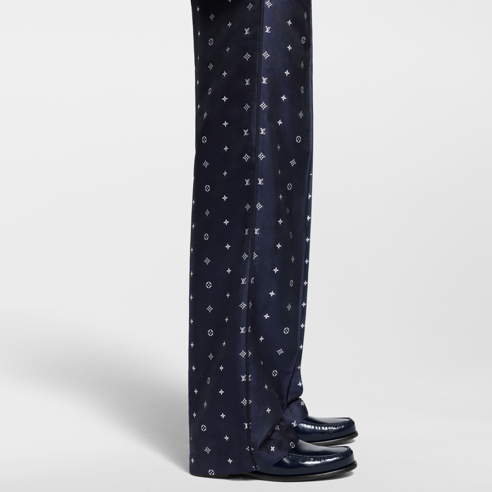 Pantalón tipo pijama de seda Monogram  Hombre Prêt-à-Porter Pantalones | LOUIS VUITTON (Zoom de producto)