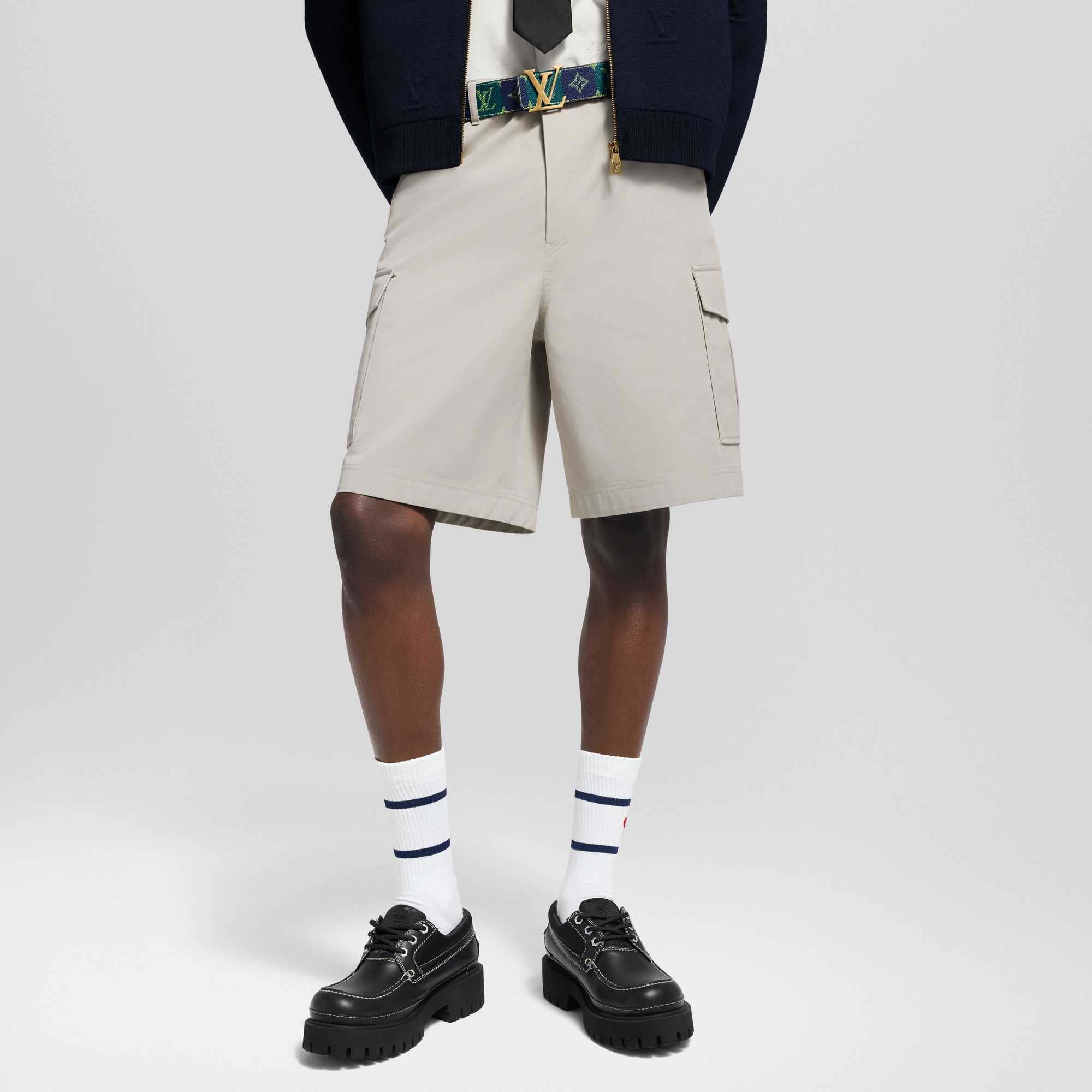 Pantalones cargo cortos distintivos  Hombre Prêt-à-Porter Pantalones | LOUIS VUITTON (Zoom de producto)