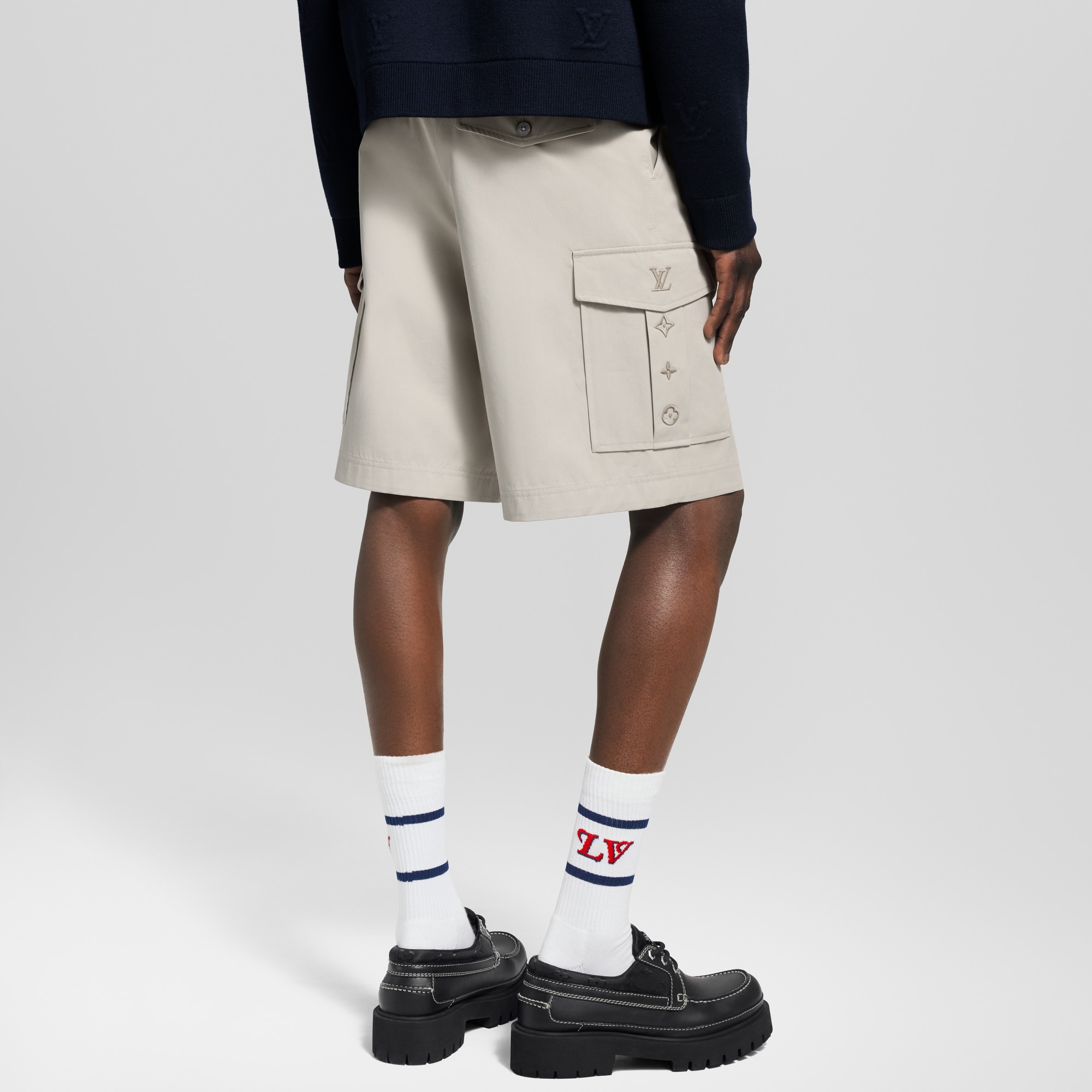 Pantalones cargo cortos distintivos  Hombre Prêt-à-Porter Pantalones | LOUIS VUITTON (Zoom de producto)