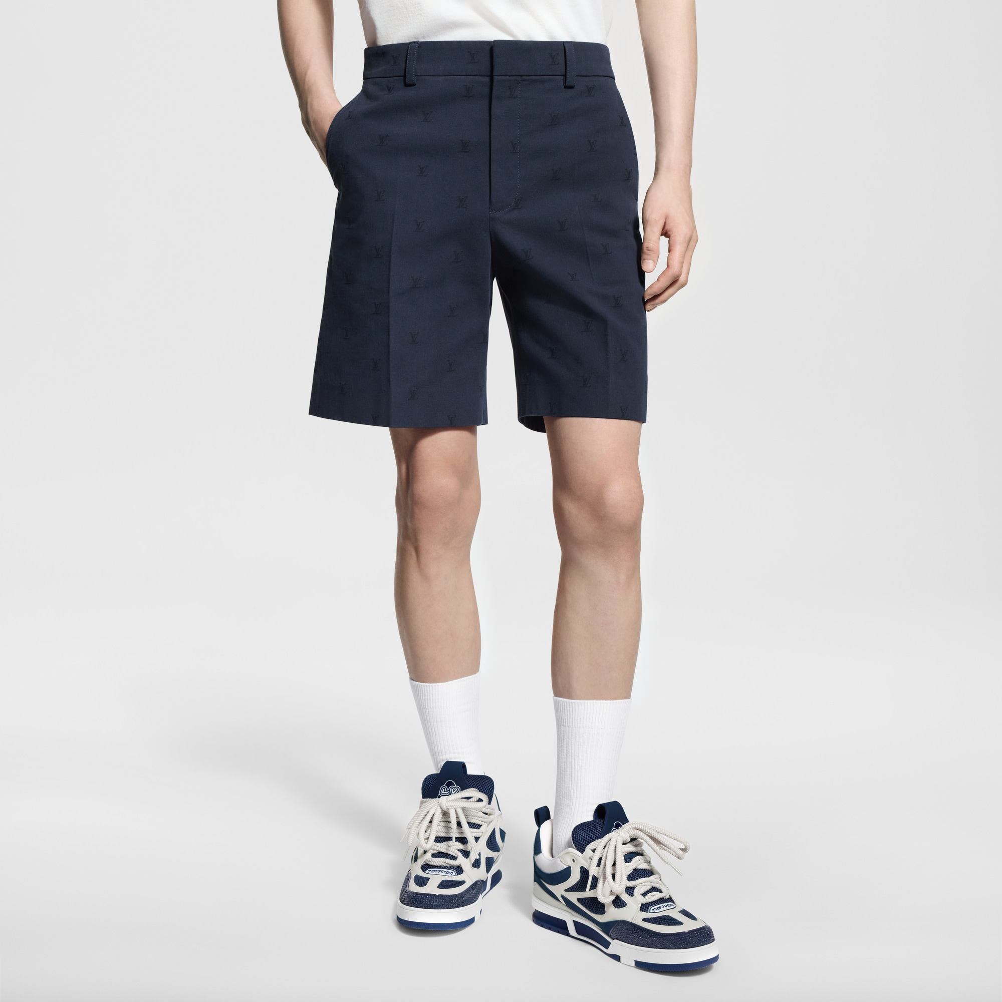 Pantalones cortos chinos de algodón LV Blason  Hombre Prêt-à-Porter Pantalones | LOUIS VUITTON (Zoom de producto)