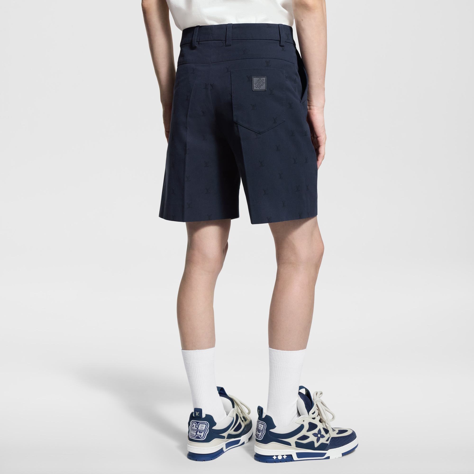 Pantalones cortos chinos de algodón LV Blason  Hombre Prêt-à-Porter Pantalones | LOUIS VUITTON (Zoom de producto)