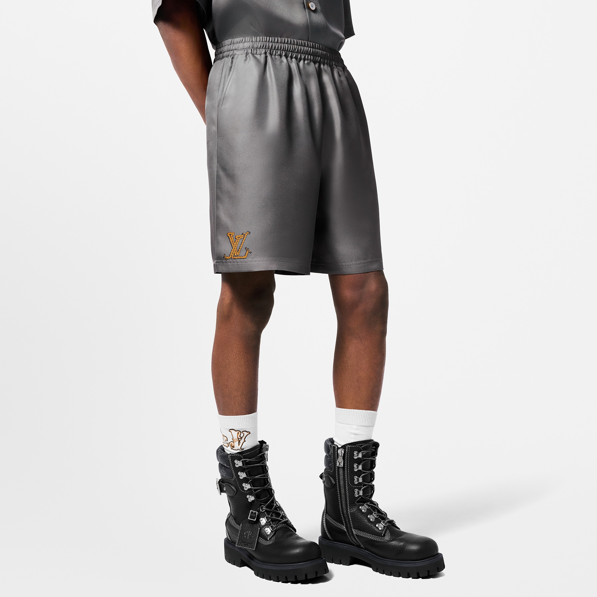 Pantalones cortos de seda estampados  Hombre Prêt-à-Porter Pantalones | LOUIS VUITTON (Zoom de producto)