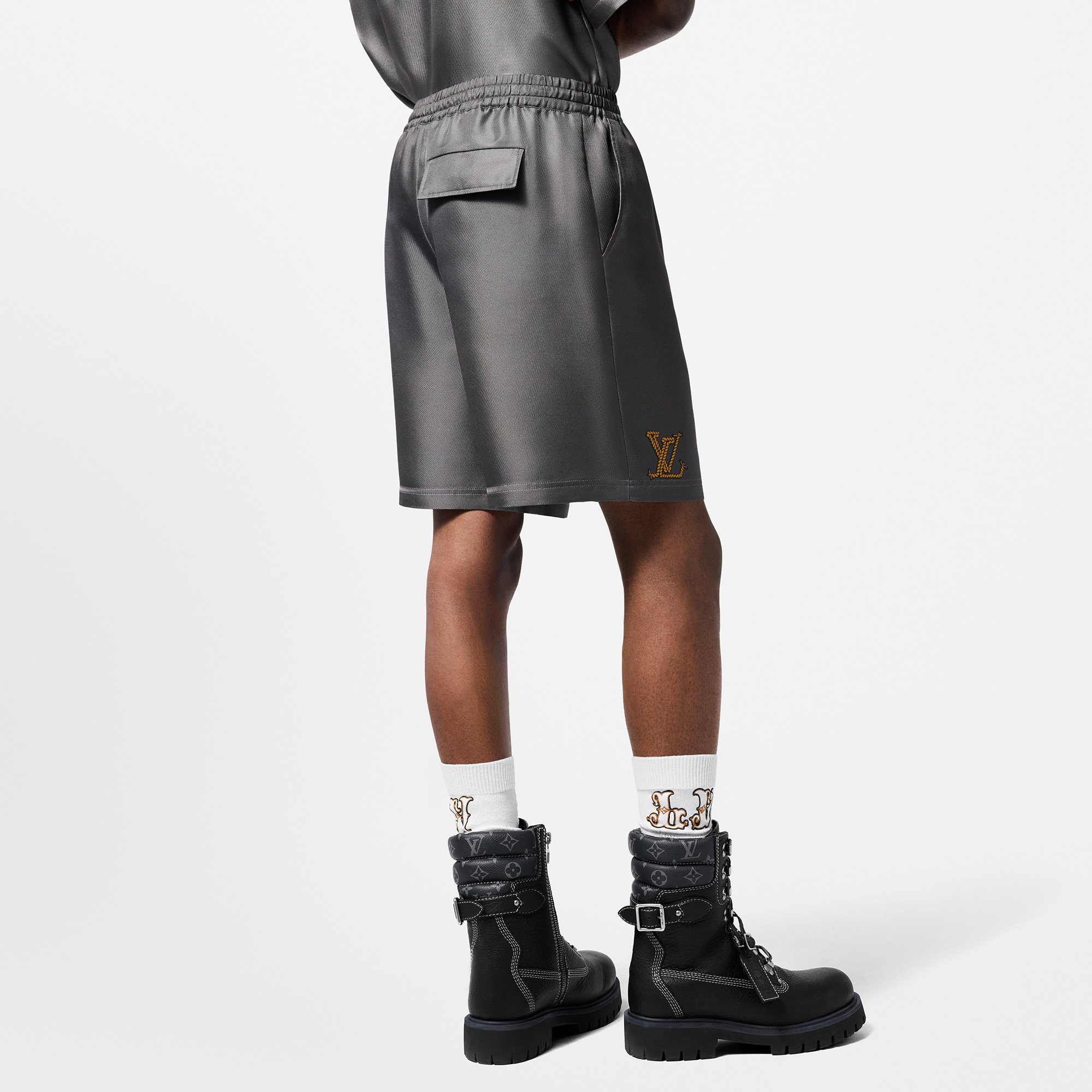 Pantalones cortos de seda estampados  Hombre Prêt-à-Porter Pantalones | LOUIS VUITTON (Zoom de producto)