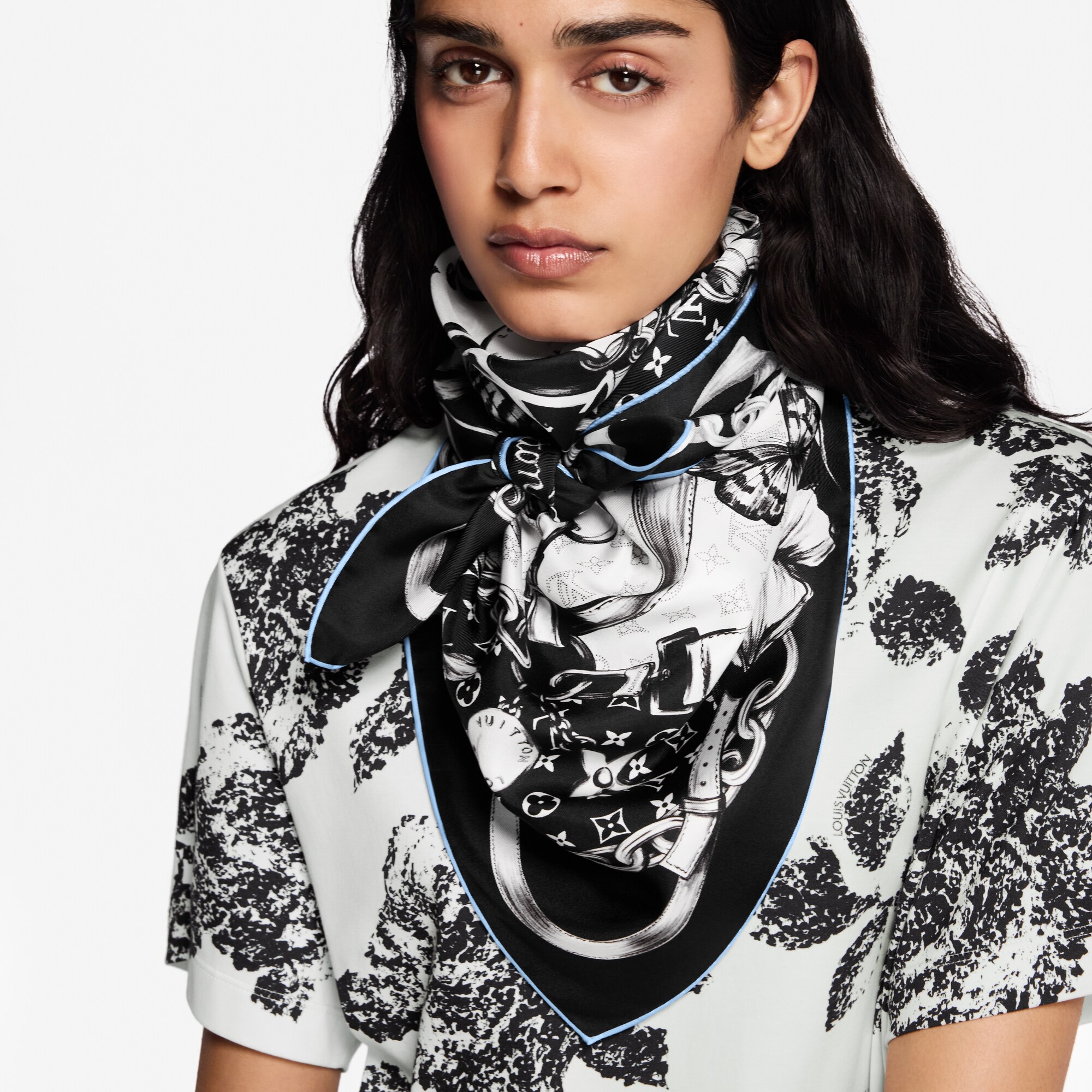 Pañuelo Blooming Monogram 90 S00 Mujer Accesorios Pañuelos de seda y bandanas | LOUIS VUITTON (Zoom de producto)