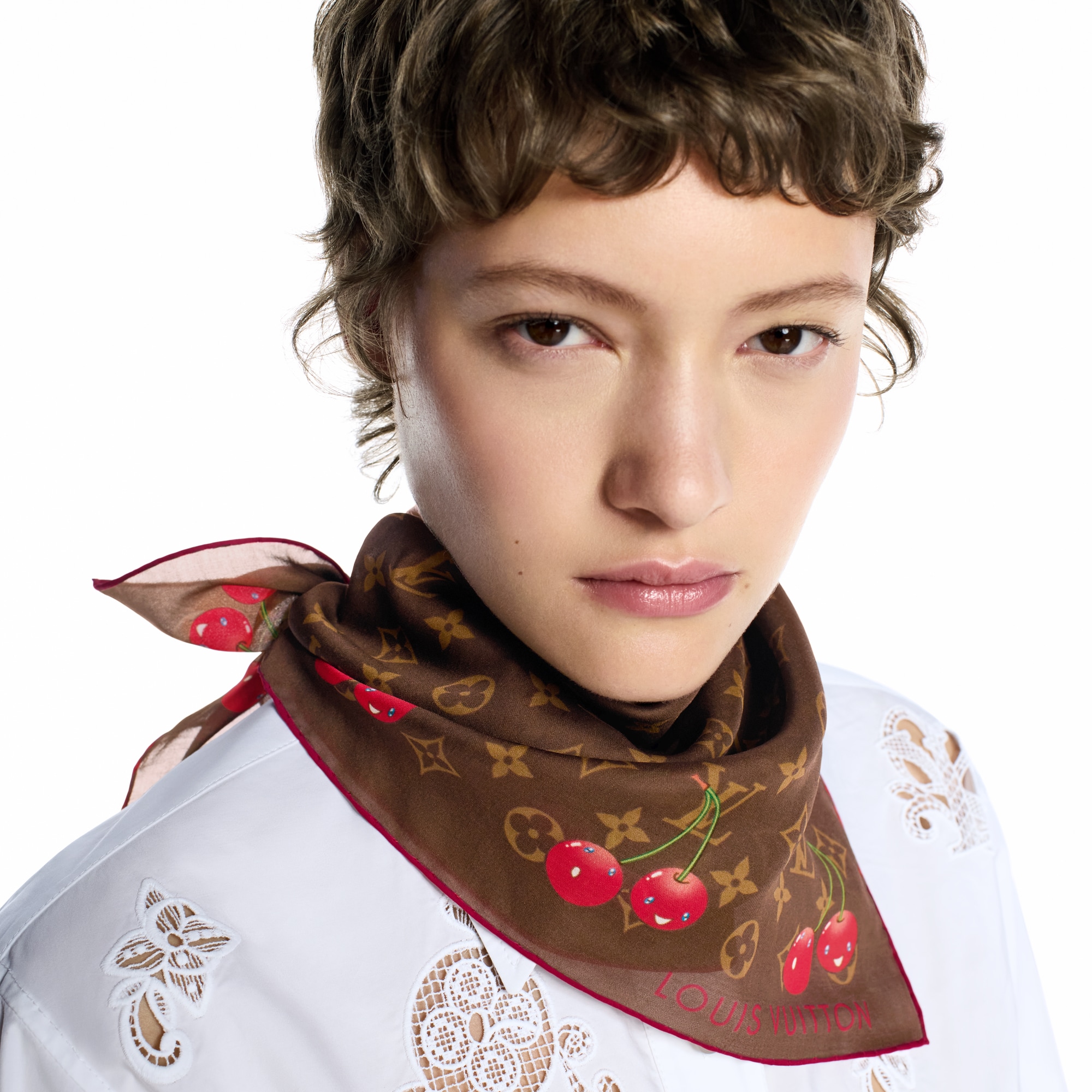 Pañuelo Monogram Cerise 55 LV x TM S00 Mujer Accesorios Pañuelos de seda y bandanas | LOUIS VUITTON (Zoom de producto)