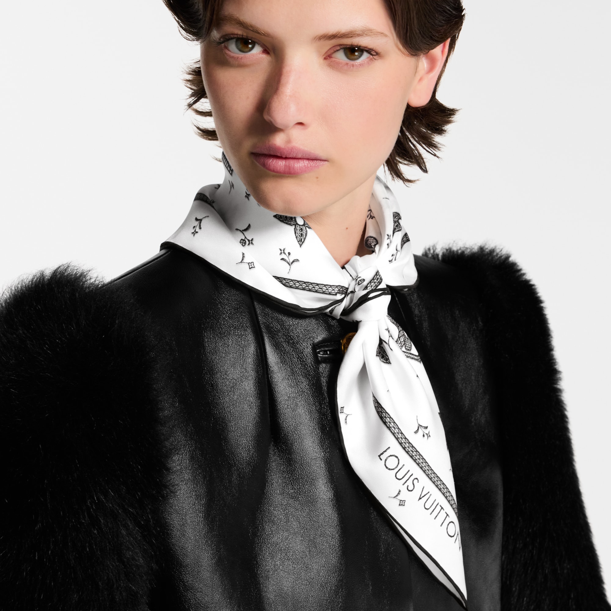 Pañuelo Monogram Romance 70 S00 Mujer Accesorios Pañuelos de seda y bandanas | LOUIS VUITTON (Zoom de producto)
