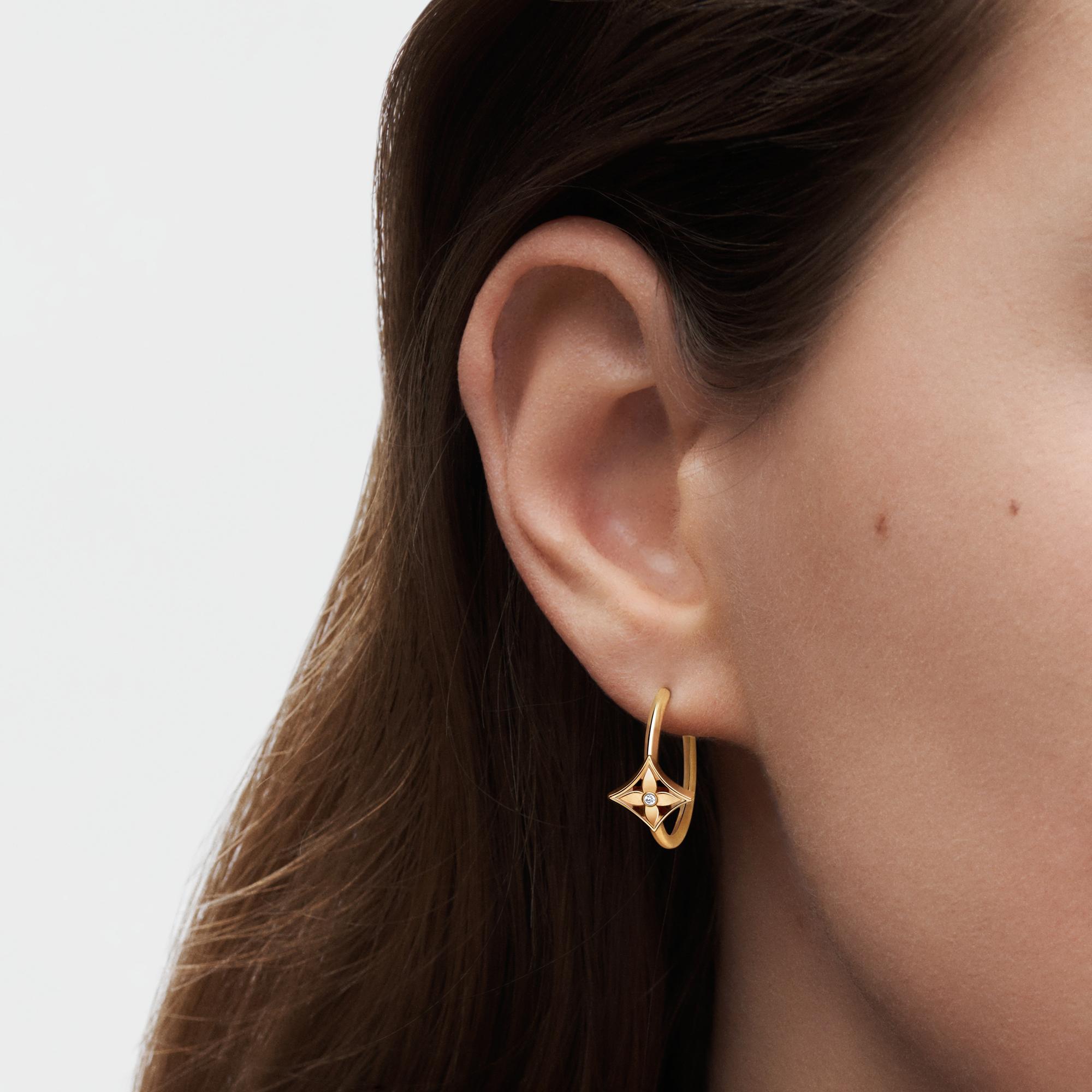 Pendiente de aro Idylle Blossom de oro amarillo y diamante (unidad)  Joyería Categorías Pendientes | LOUIS VUITTON (Zoom de producto)