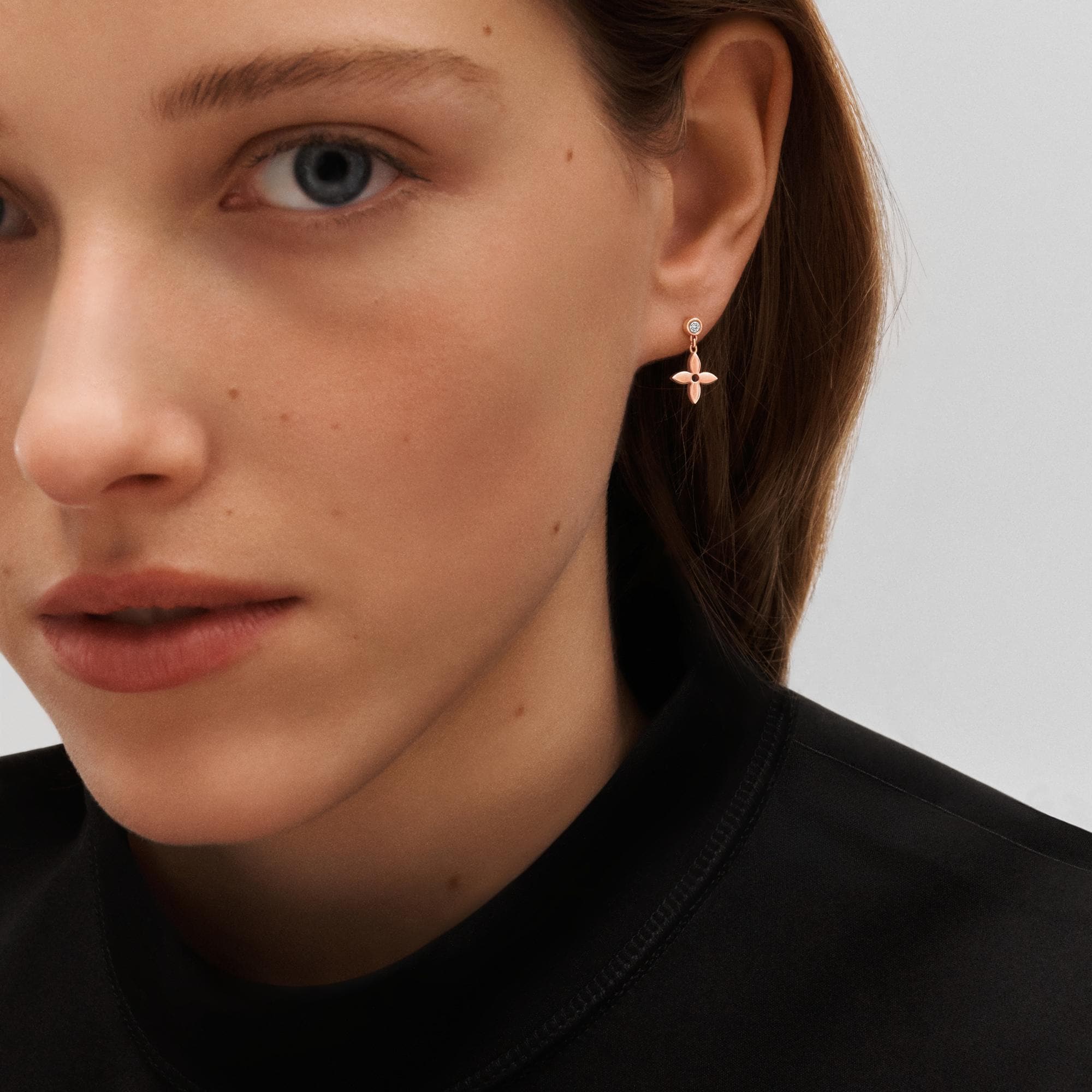 Pendiente de botón Blossom de oro rosa y diamante (UNIDAD)  Joyería Categorías Pendientes | LOUIS VUITTON (Zoom de producto)