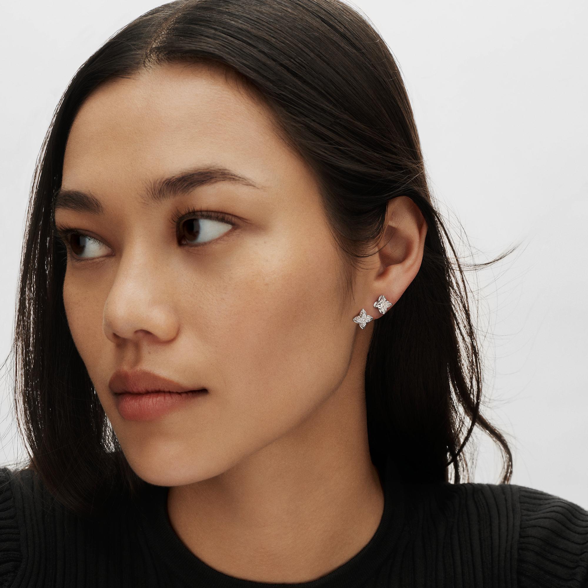 Pendiente de botón LV Diamonds Double, talla brillante (unidad)  Joyería Colecciones LV Diamonds | LOUIS VUITTON (Zoom de producto)