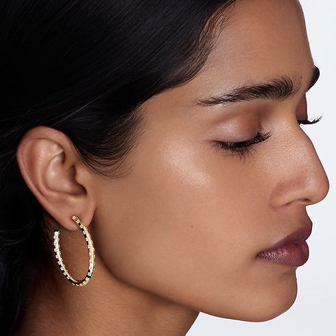 Pendientes de aro grandes Le Damier de Louis Vuitton de oro amarillo y diamantes Joyería Categorías Pendientes | LOUIS VUITTON (Zoom de producto)