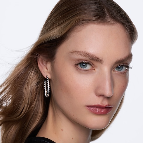 Pendientes de aro grandes Le Damier de Louis Vuitton de oro blanco y diamantes Joyería Categorías Pendientes | LOUIS VUITTON (Zoom de producto)